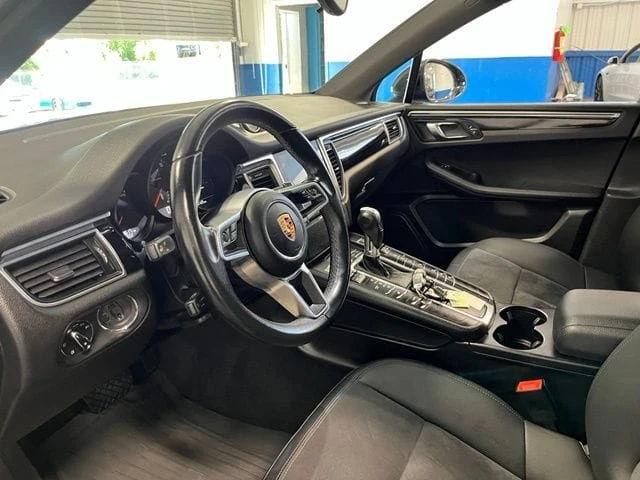 2017 Porsche Macan - Image 22 of 30