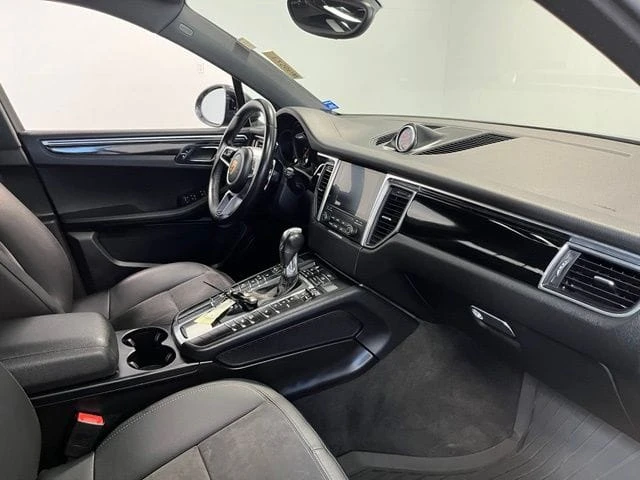 2017 Porsche Macan - Image 11 of 30