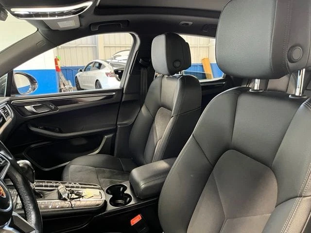 2017 Porsche Macan - Image 23 of 30
