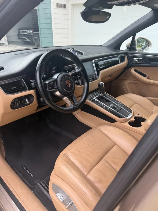 2017 Porsche Macan - Image 6 of 18