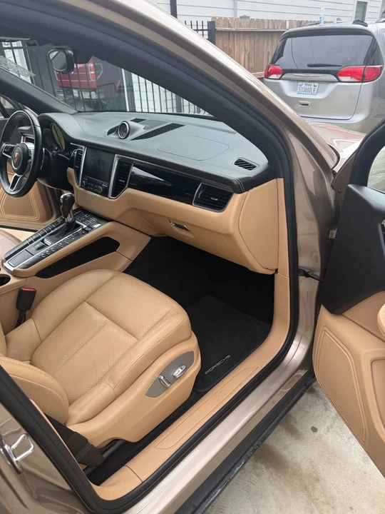 2017 Porsche Macan - Image 12 of 18