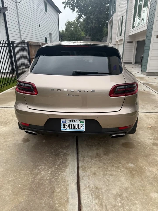 2017 Porsche Macan - Image 18 of 18