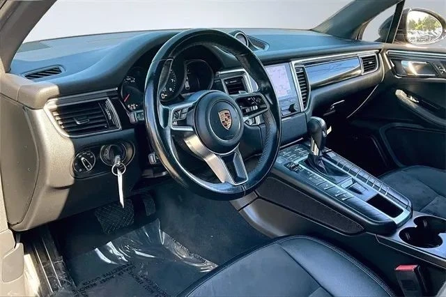2017 Porsche Macan - Image 11 of 12