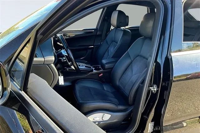 2017 Porsche Macan - Image 10 of 12