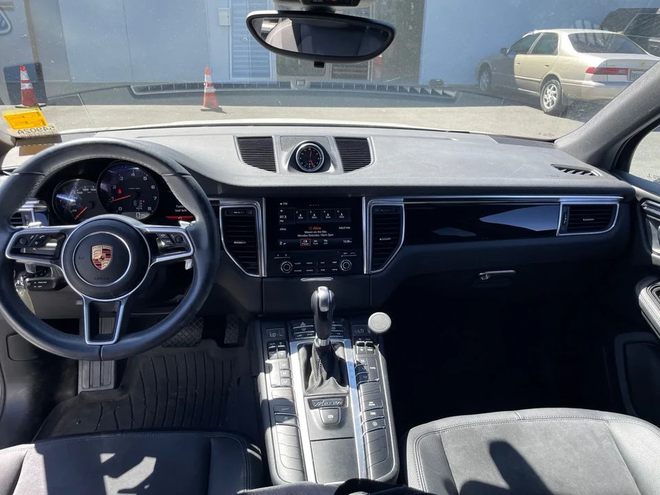 2017 Porsche Macan - Image 12 of 13