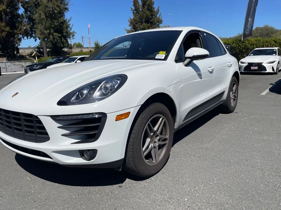 2017 Porsche Macan - Image 2 of 13