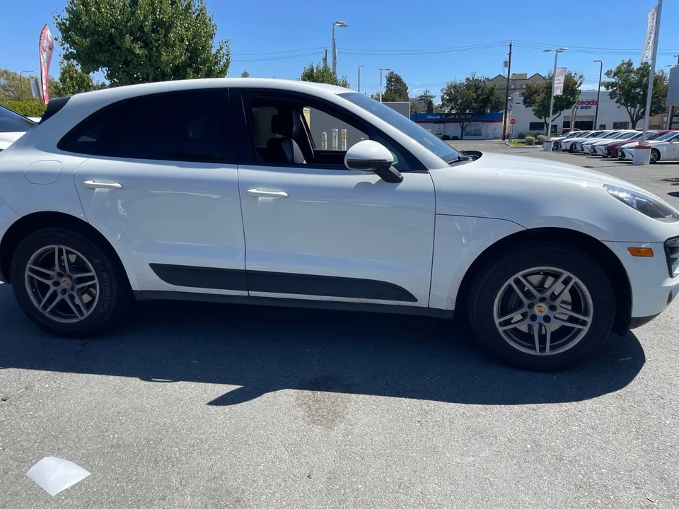 2017 Porsche Macan - Image 6 of 13