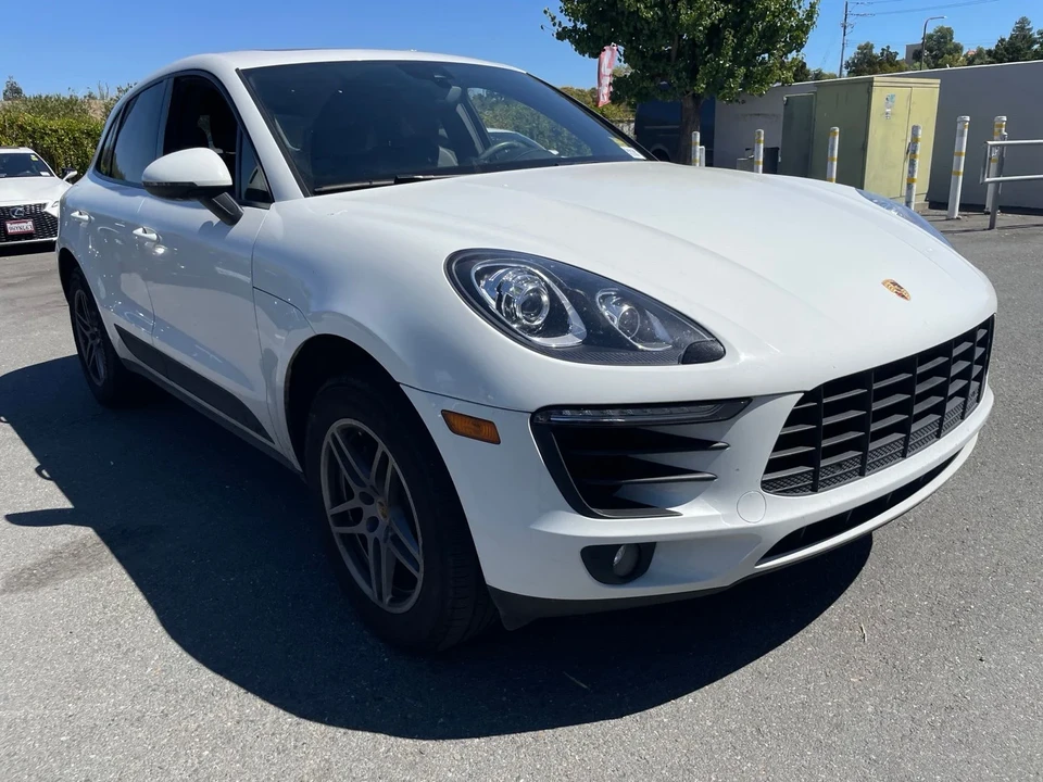 2017 Porsche Macan - Image 5 of 13