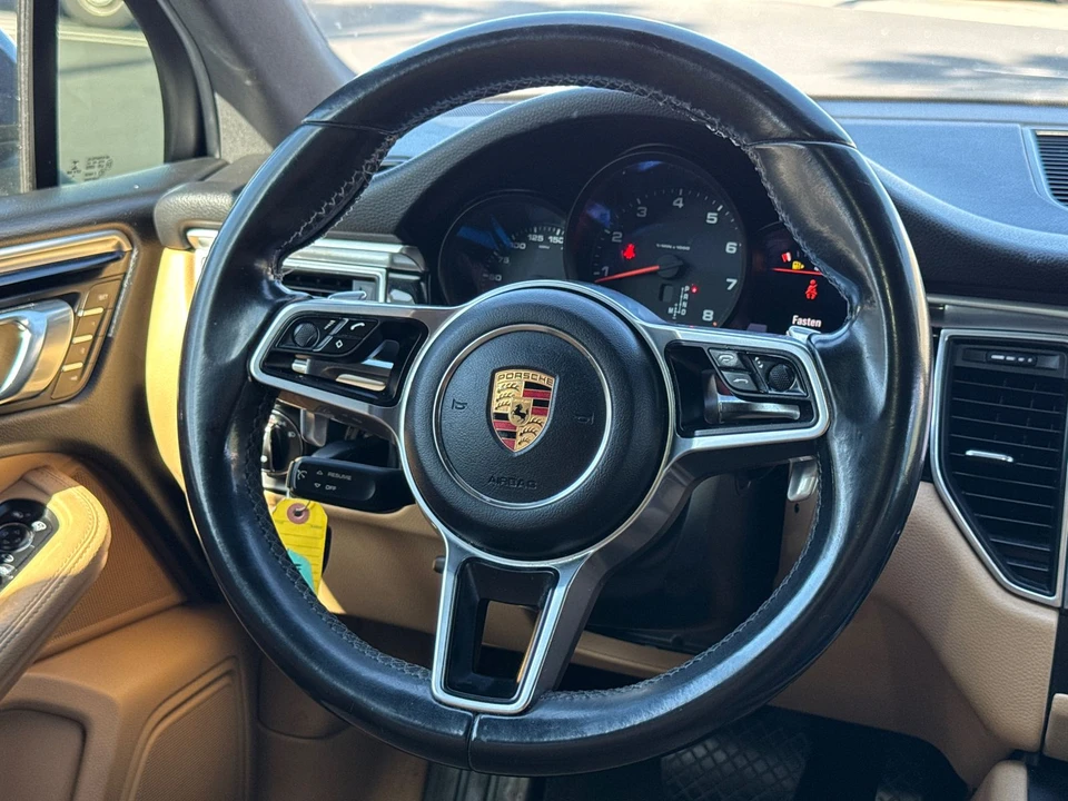 2017 Porsche Macan - Image 13 of 20