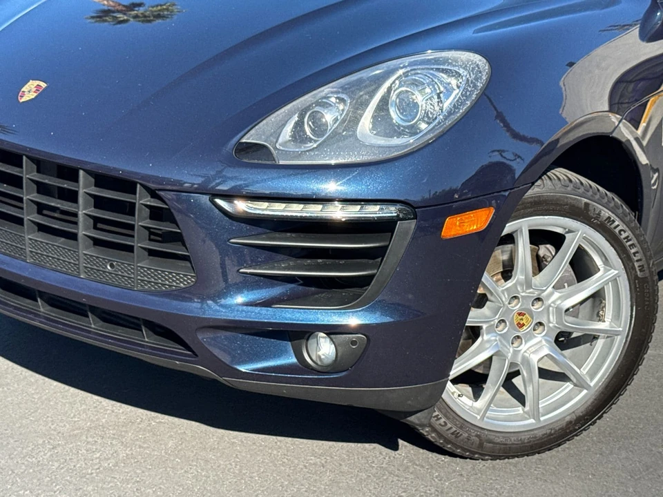 2017 Porsche Macan - Image 2 of 20