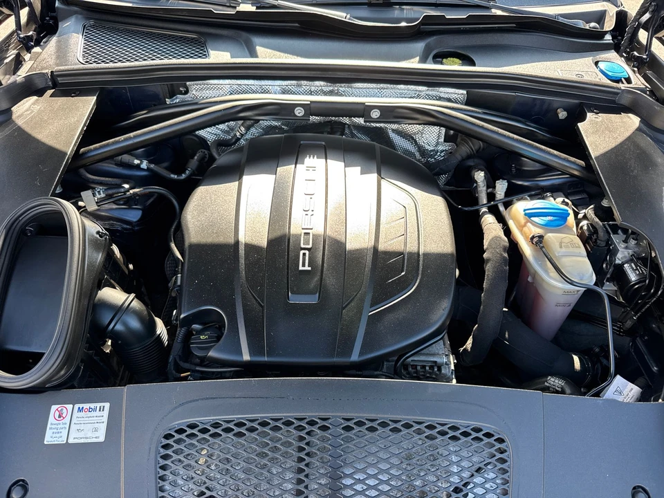2017 Porsche Macan - Image 6 of 20