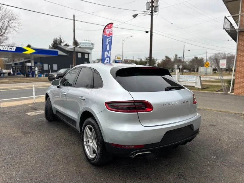 2017 Porsche Macan - Image 10 of 12
