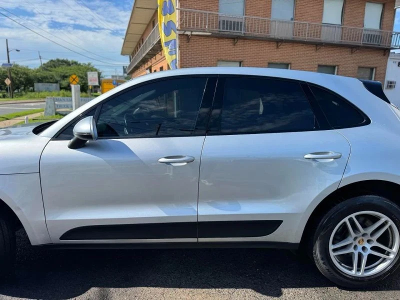 2017 Porsche Macan - Image 7 of 12