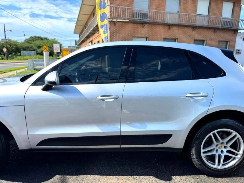 2017 Porsche Macan - Image 7 of 12