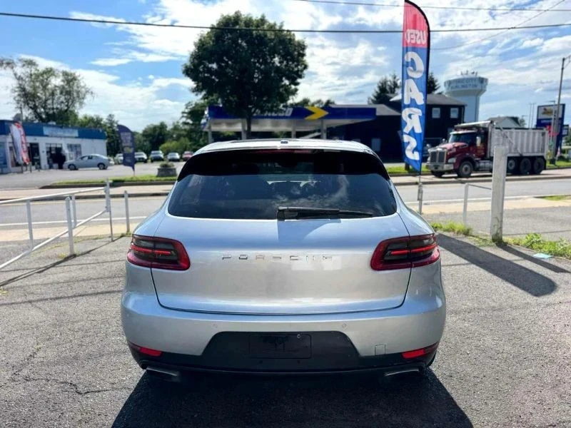 2017 Porsche Macan - Image 11 of 12