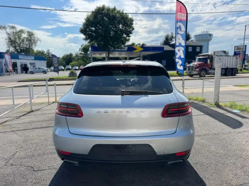 2017 Porsche Macan - Image 11 of 12