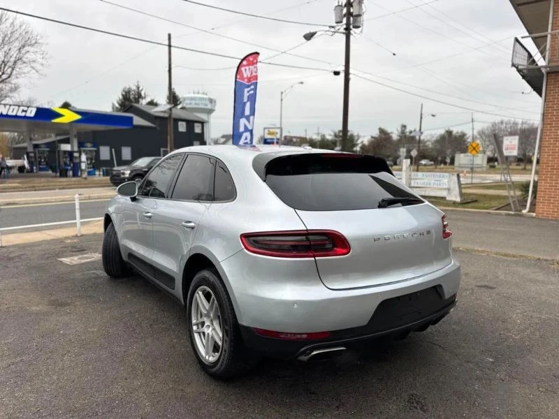 2017 Porsche Macan - Image 10 of 12