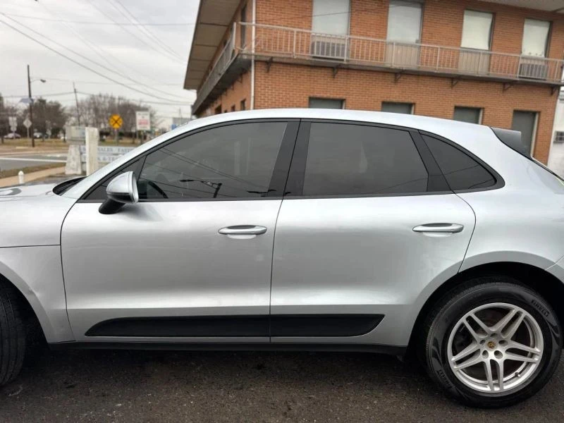 2017 Porsche Macan - Image 7 of 12