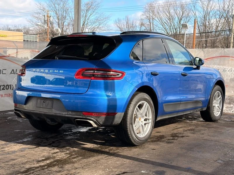 2017 Porsche Macan - Image 11 of 12