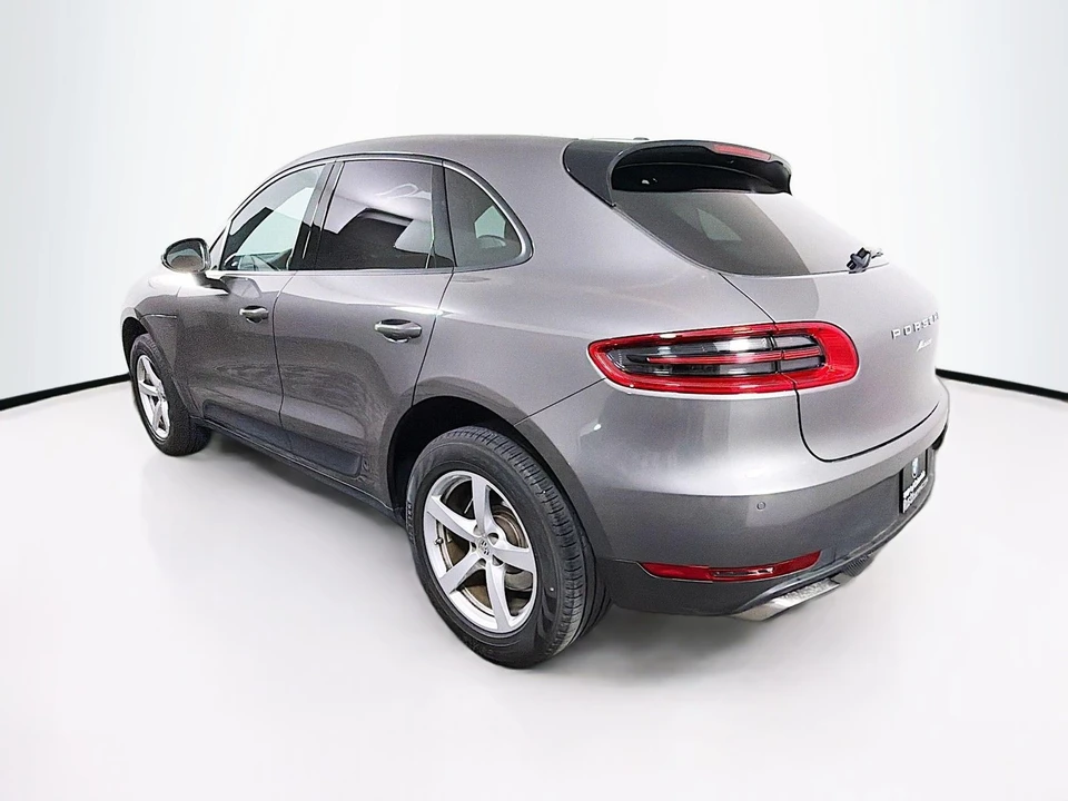 2017 Porsche Macan - Image 6 of 12