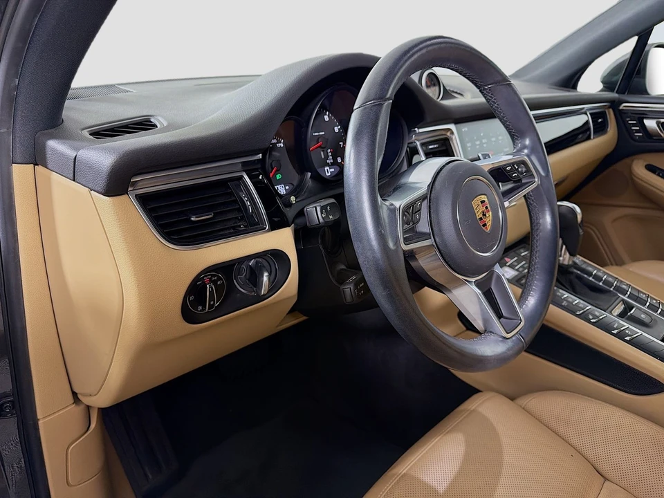 2017 Porsche Macan - Image 11 of 12