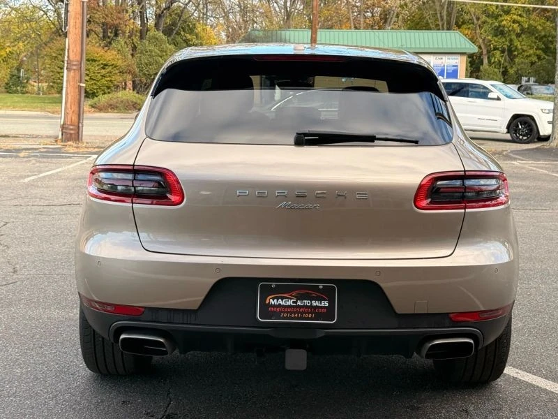 2017 Porsche Macan - Image 10 of 12