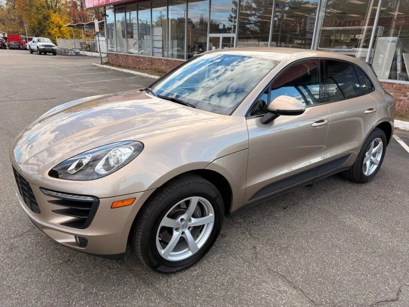 2017 Porsche Macan - Image 8 of 12
