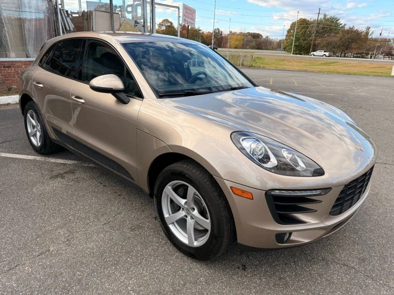 2017 Porsche Macan - Image 7 of 12