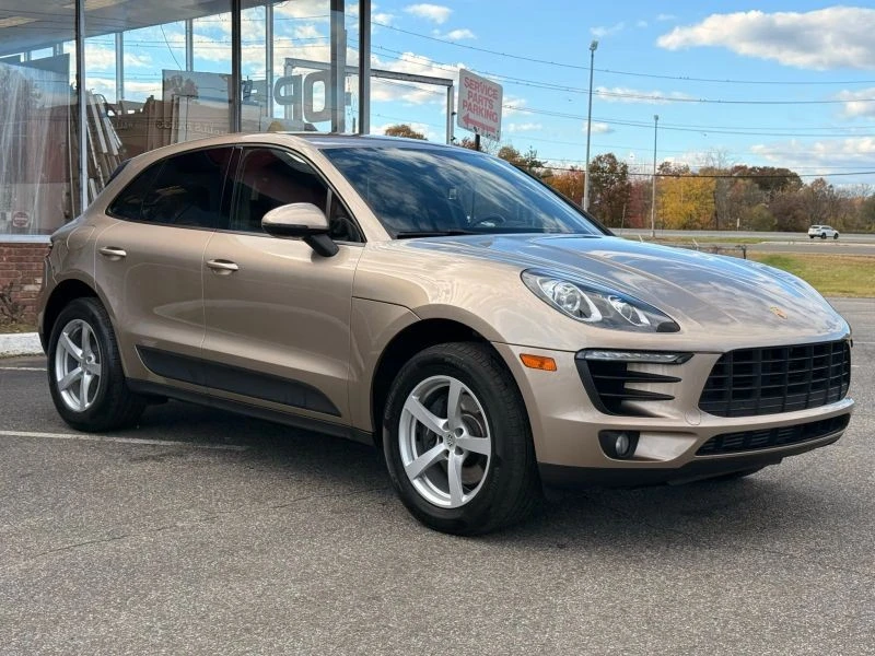 2017 Porsche Macan - Image 6 of 12