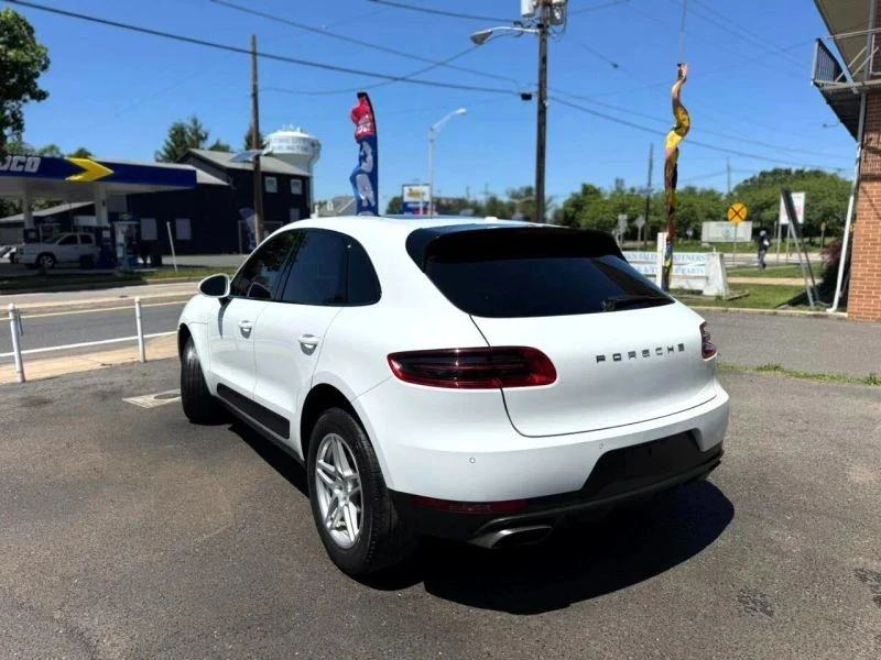 2017 Porsche Macan - Image 10 of 12