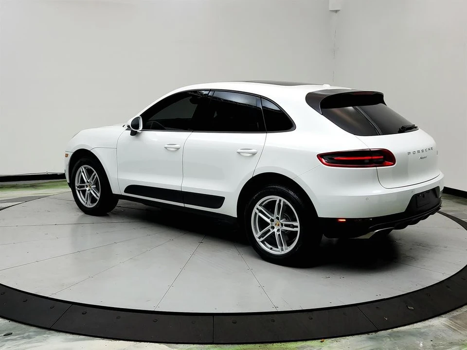 2017 Porsche Macan - Image 7 of 21