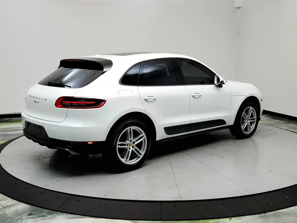 2017 Porsche Macan - Image 5 of 21