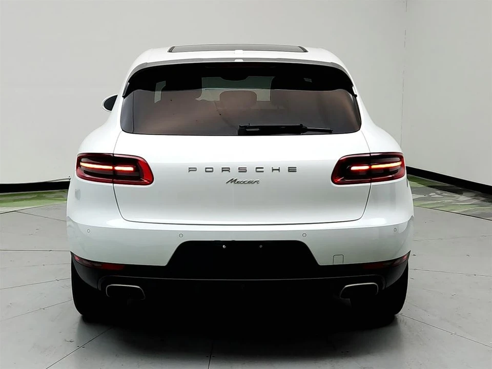 2017 Porsche Macan - Image 6 of 21