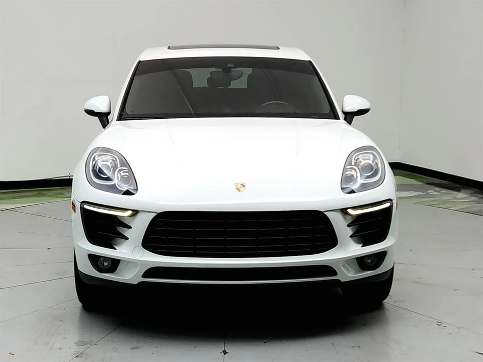 2017 Porsche Macan - Image 2 of 21
