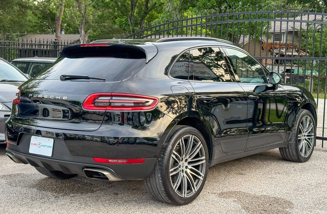 2017 Porsche Macan - Image 7 of 12