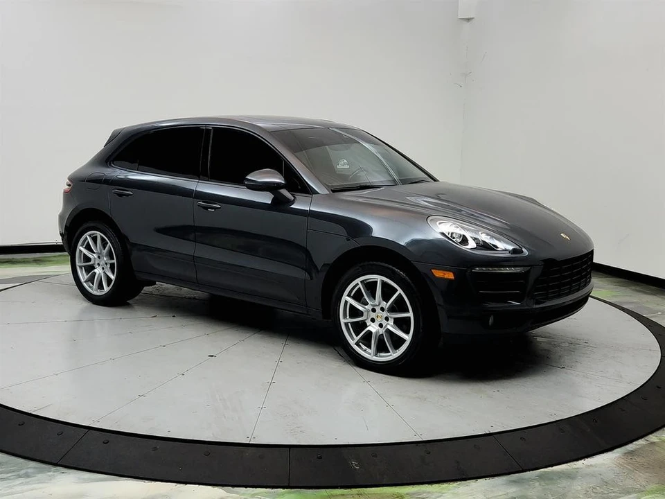 2017 Porsche Macan - Image 3 of 31