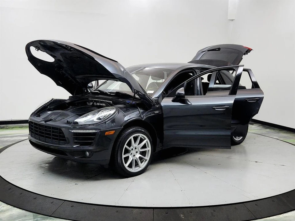 2017 Porsche Macan - Image 9 of 31