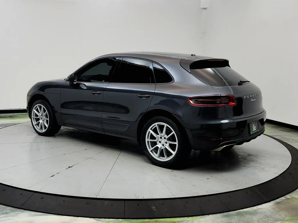 2017 Porsche Macan - Image 7 of 31