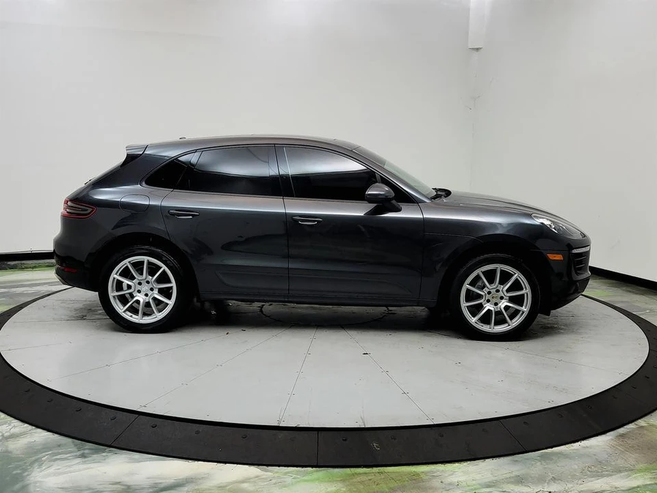 2017 Porsche Macan - Image 4 of 31