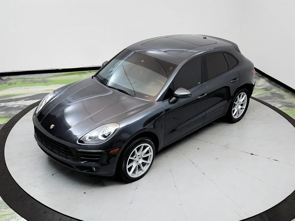 2017 Porsche Macan - Image 31 of 31