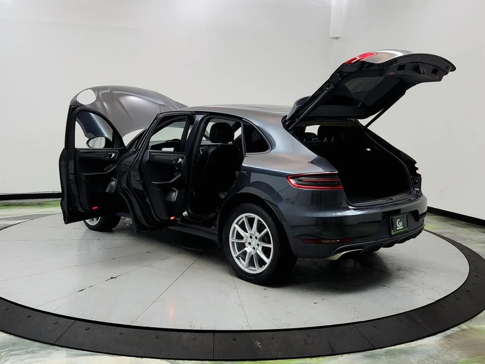 2017 Porsche Macan - Image 12 of 31