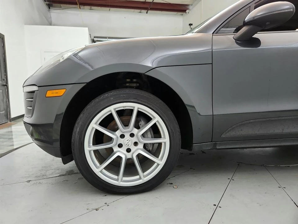 2017 Porsche Macan - Image 31 of 31