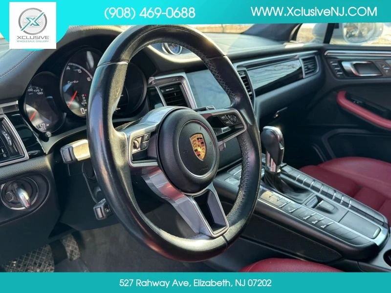 2017 Porsche Macan - Image 9 of 12