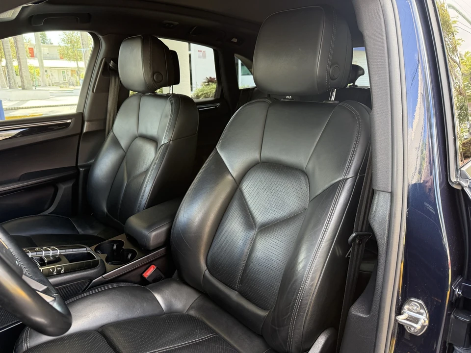 2017 Porsche Macan - Image 10 of 20