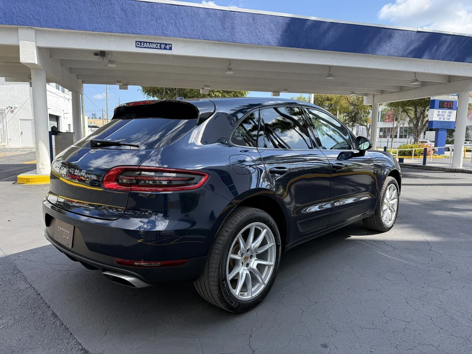 2017 Porsche Macan - Image 2 of 20