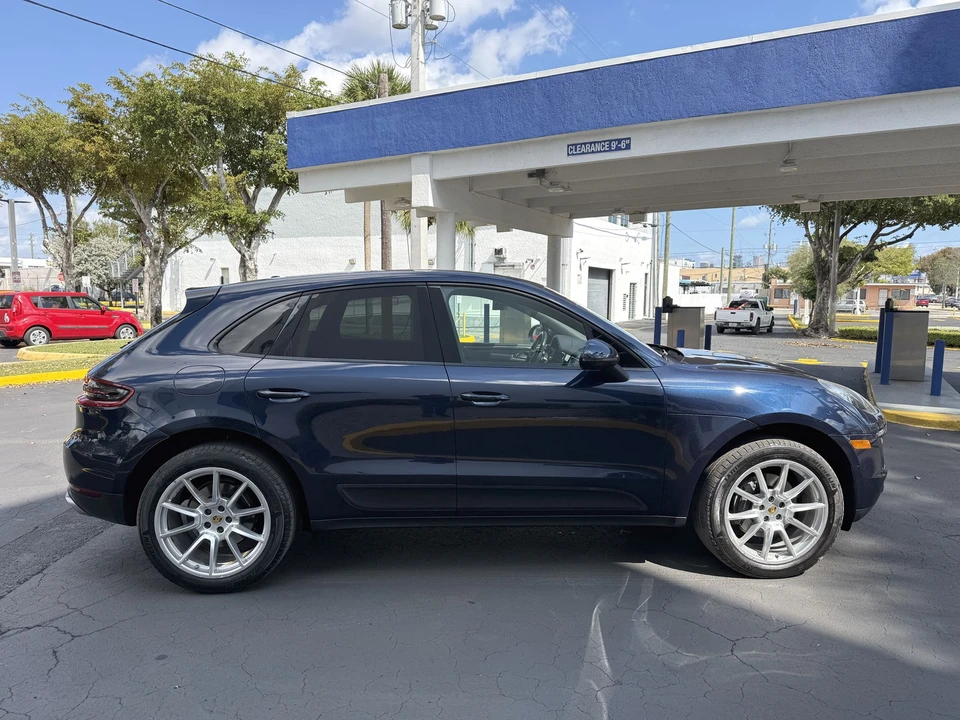 2017 Porsche Macan - Image 6 of 20