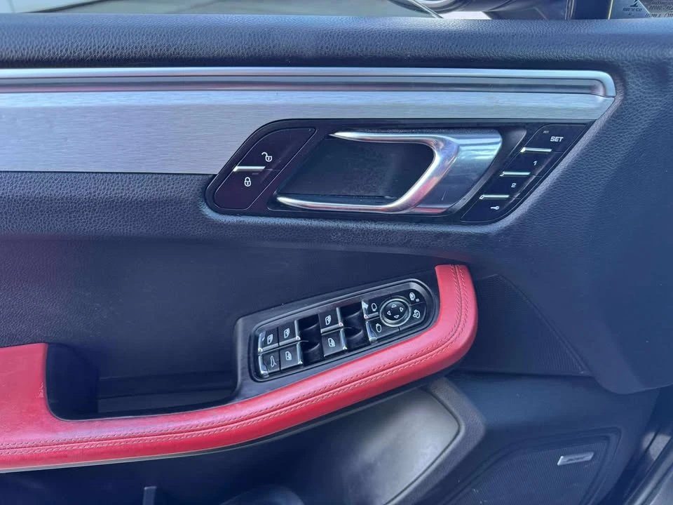 2017 Porsche Macan GTS - Image 18 of 20