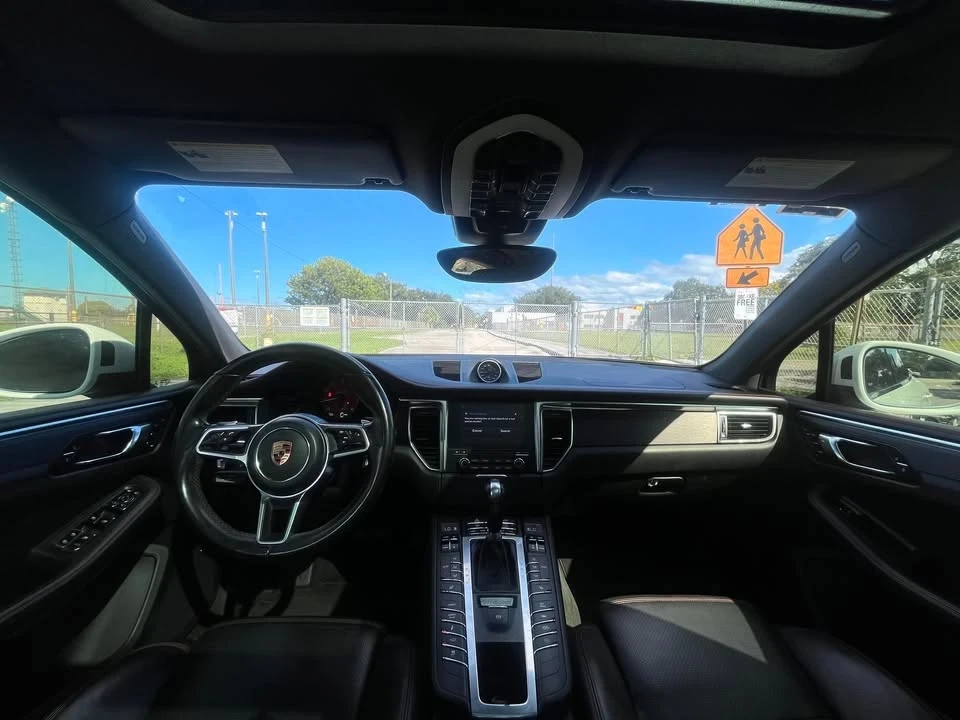 2017 Porsche Macan GTS - Image 7 of 9