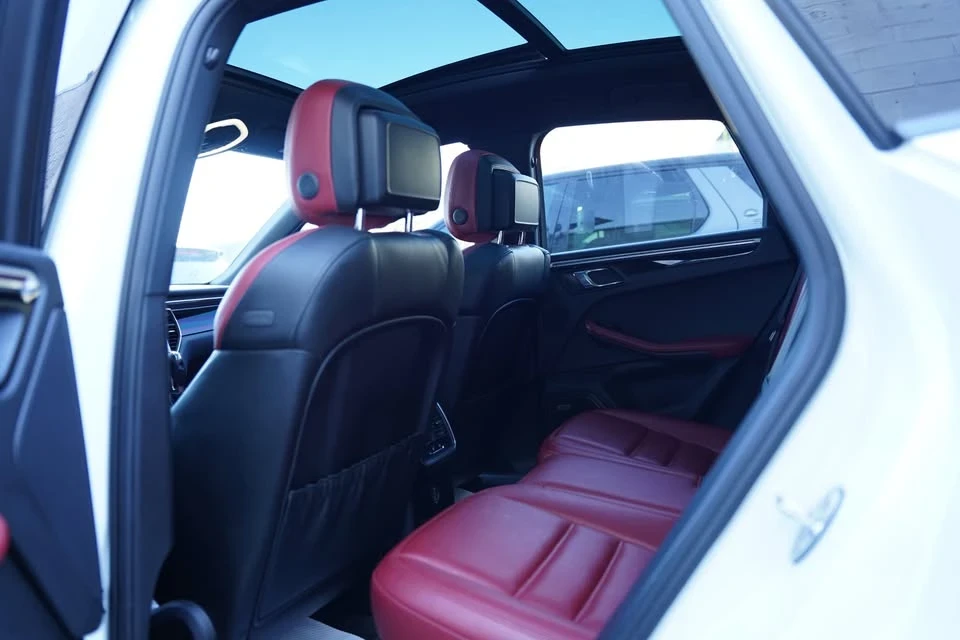 2017 Porsche Macan GTS - Image 12 of 19