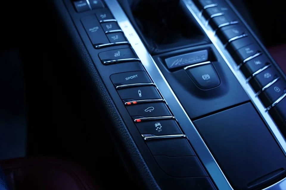 2017 Porsche Macan GTS - Image 19 of 19
